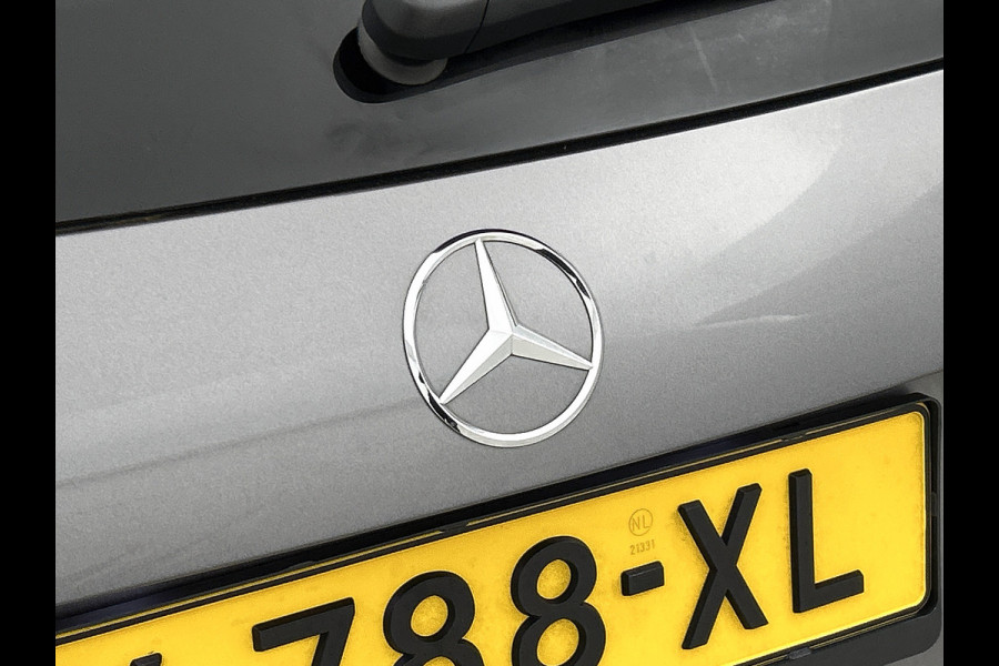 Mercedes-Benz GLA 250 e AMG Plug-In Hybride 5 spaaks lichtmetalen velgen | Navigatie | Parking support met camera | Inclusief 24 maanden MB Certified garantie voor Europa.