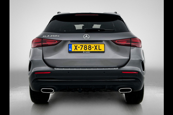 Mercedes-Benz GLA 250 e AMG Plug-In Hybride 5 spaaks lichtmetalen velgen | Navigatie | Parking support met camera | Inclusief 24 maanden MB Certified garantie voor Europa.