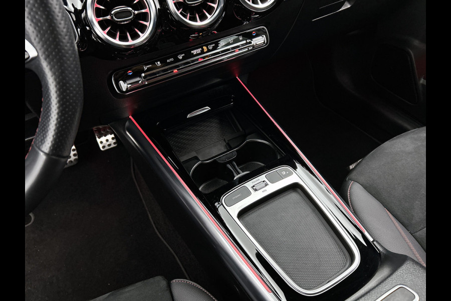 Mercedes-Benz GLA 250 e AMG Plug-In Hybride 5 spaaks lichtmetalen velgen | Navigatie | Parking support met camera | Inclusief 24 maanden MB Certified garantie voor Europa.