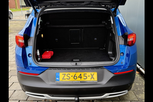 Opel Grandland X BWJ 2019 | 1.2T 131PK Bus. Executive | TREKHAAK | PANO DAK | CLIMA | NAVI | 18'' LMV | CARPLAY | SPORTSTOELEN | PDC 2X