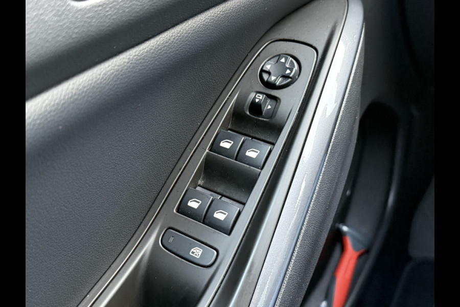 Opel Grandland X BWJ 2019 | 1.2T 131PK Bus. Executive | TREKHAAK | PANO DAK | CLIMA | NAVI | 18'' LMV | CARPLAY | SPORTSTOELEN | PDC 2X