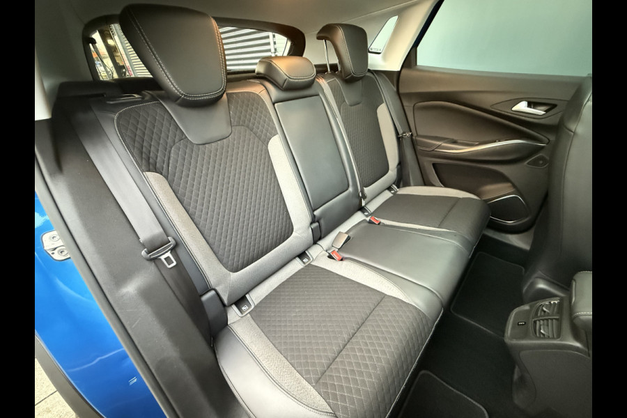 Opel Grandland X BWJ 2019 | 1.2T 131PK Bus. Executive | TREKHAAK | PANO DAK | CLIMA | NAVI | 18'' LMV | CARPLAY | SPORTSTOELEN | PDC 2X