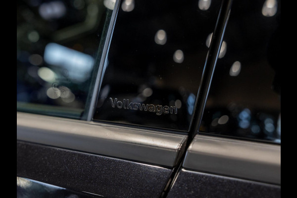 Volkswagen T-Roc 1.0 TSI Style Business / 110pk / Achteruitrij camera / Virtual cockpit /