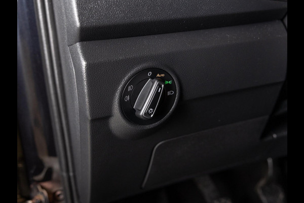 Volkswagen T-Roc 1.0 TSI Style Business / 110pk / Achteruitrij camera / Virtual cockpit /