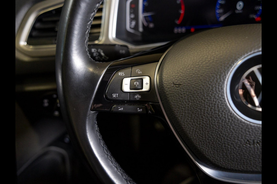 Volkswagen T-Roc 1.0 TSI Style Business / 110pk / Achteruitrij camera / Virtual cockpit /