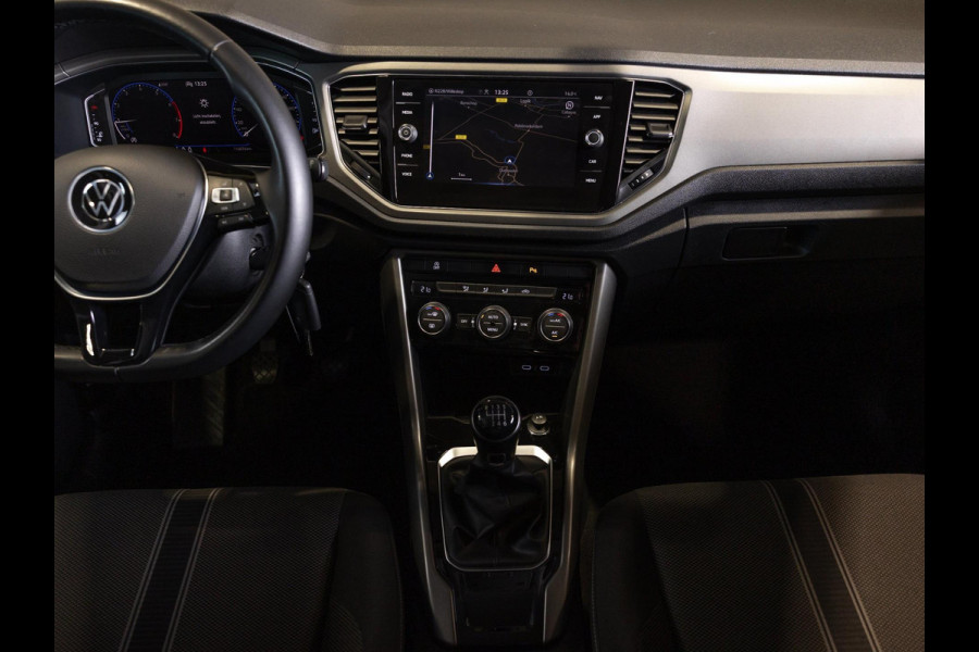 Volkswagen T-Roc 1.0 TSI Style Business / 110pk / Achteruitrij camera / Virtual cockpit /