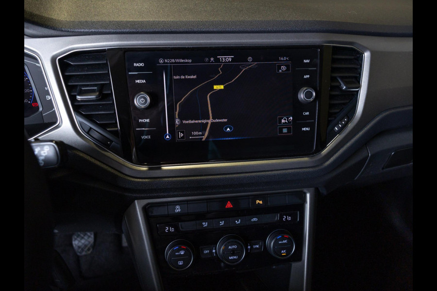 Volkswagen T-Roc 1.0 TSI Style Business / 110pk / Achteruitrij camera / Virtual cockpit /