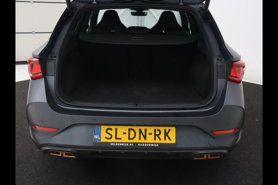 CUPRA Leon 1.4 eHybrid VZ | 245pk | Leder | Stoelverwarming | Camera | Carplay | Memory | Sfeerverlichting | Navigatie | Adaptive cruise | Keyless | Sportstoelen | Full LED | 19'' | PHEV | Plug In