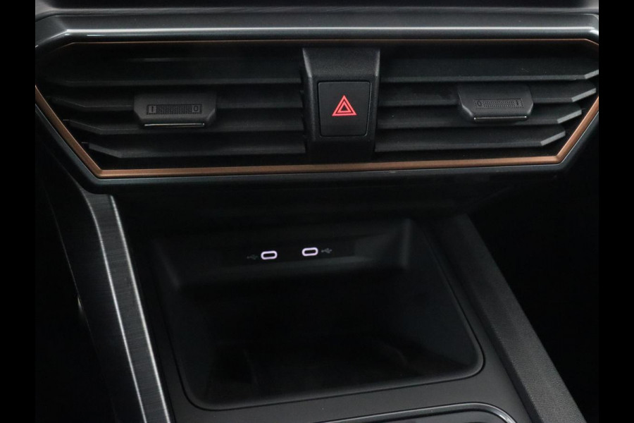 CUPRA Leon 1.4 eHybrid VZ | 245pk | Leder | Stoelverwarming | Camera | Carplay | Memory | Sfeerverlichting | Navigatie | Adaptive cruise | Keyless | Sportstoelen | Full LED | 19'' | PHEV | Plug In