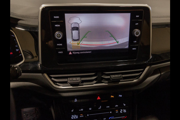 Volkswagen T-Roc 1.5 TSI R-Line Blackstyle / 150pk / Stoel en stuur verwarming / Achteruitrij camera / Keyless /