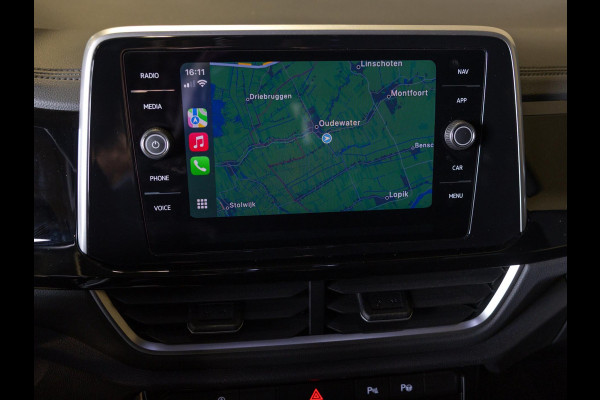 Volkswagen T-Roc 1.5 TSI R-Line Blackstyle / 150pk / Stoel en stuur verwarming / Achteruitrij camera / Keyless /