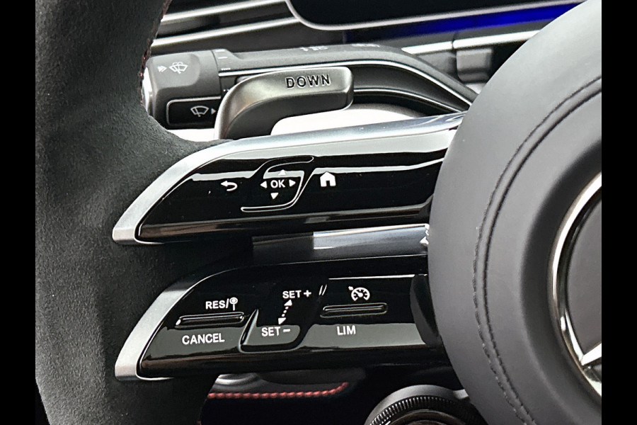 Mercedes-Benz GLE Mercedes-AMG 53 Hybrid 4MATIC+ Premium AMG Premium | Night Pakket | 22 Inch Velgen | Trekhaak | Panorama Schuif-Kanteldak. Inclusief 24 maanden Mercedes-Benz Certified garantie voor Europa.