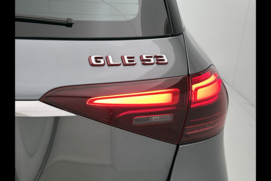Mercedes-Benz GLE Mercedes-AMG 53 Hybrid 4MATIC+ Premium AMG Premium | Night Pakket | 22 Inch Velgen | Trekhaak | Panorama Schuif-Kanteldak. Inclusief 24 maanden Mercedes-Benz Certified garantie voor Europa.