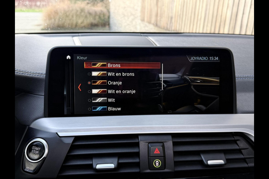 BMW X3 xDrive30i 252pk M-sport Automaat | Panoramadak | Leer | Stoelverwarming | Climate & cruise control | LED verlichting adaptief me