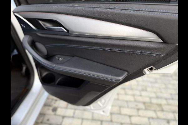 BMW X3 xDrive30i 252pk M-sport Automaat | Panoramadak | Leer | Stoelverwarming | Climate & cruise control | LED verlichting adaptief me