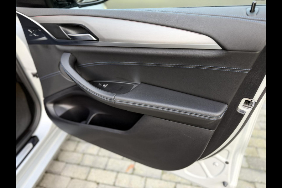 BMW X3 xDrive30i 252pk M-sport Automaat | Panoramadak | Leer | Stoelverwarming | Climate & cruise control | LED verlichting adaptief me