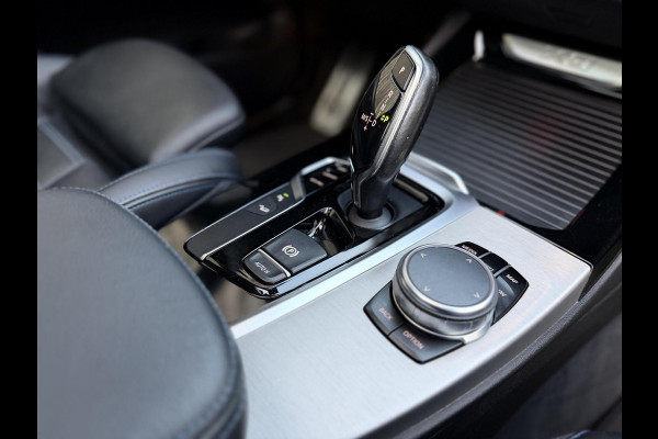 BMW X3 xDrive30i 252pk M-sport Automaat | Panoramadak | Leer | Stoelverwarming | Climate & cruise control | LED verlichting adaptief me