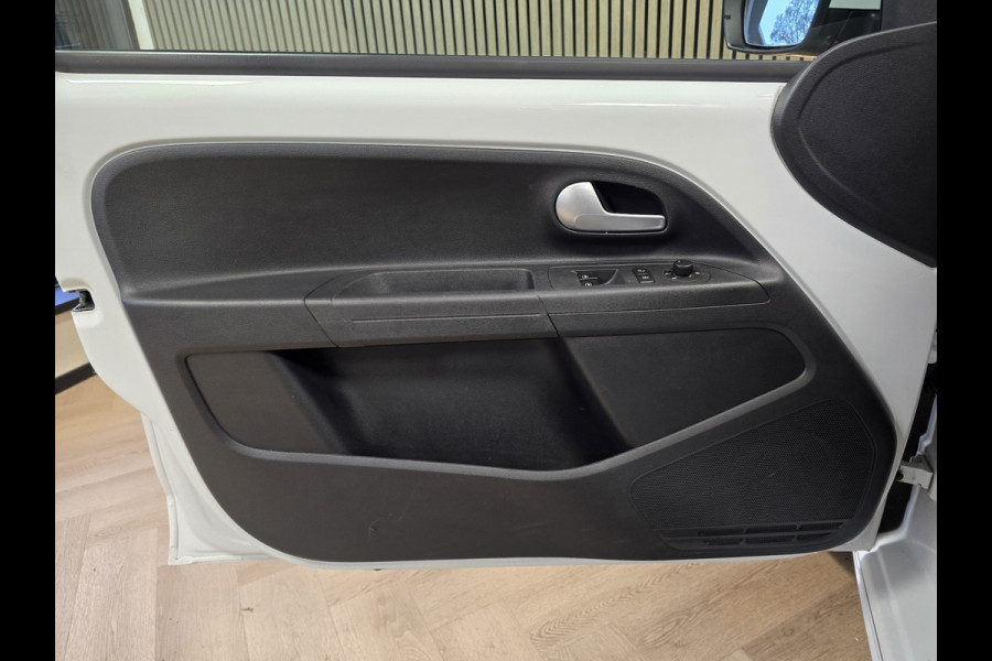 Volkswagen e-Up! E-up! AUT. CAMERA PARKEERSENSOREN CRUISE CONTROL STOELVERWARMING VOORRUITVERWARMING