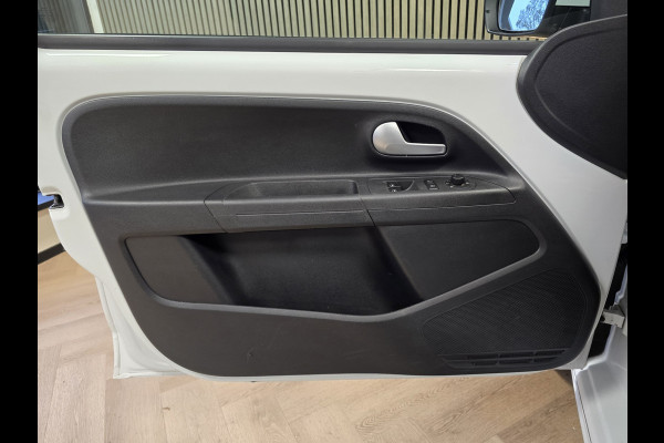 Volkswagen e-Up! E-up! AUT. CAMERA PARKEERSENSOREN CRUISE CONTROL STOELVERWARMING VOORRUITVERWARMING