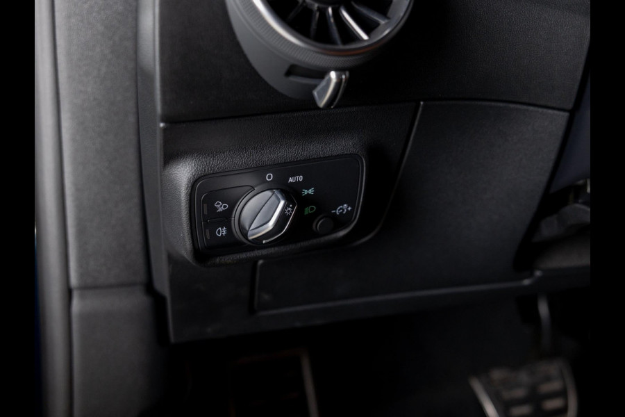 Audi TT 40 TFSI Pro Line / 197pk / Leder / Stoelverwarming /