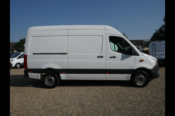 Mercedes-Benz Sprinter 317CDI 170PK L2H2 Airco Keurige staat.