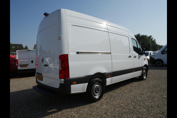 Mercedes-Benz Sprinter 317CDI 170PK L2H2 Airco Keurige staat.