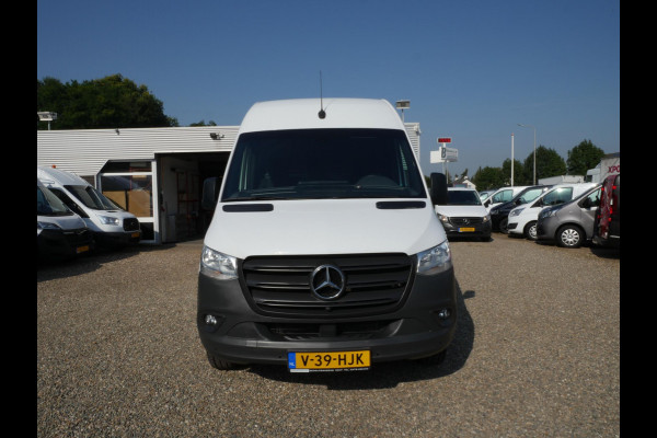 Mercedes-Benz Sprinter 317CDI 170PK L2H2 Airco Keurige staat.