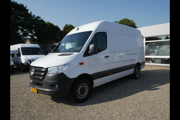 Mercedes-Benz Sprinter 317CDI 170PK L2H2 Airco Keurige staat.