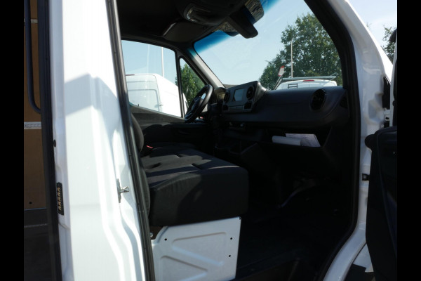 Mercedes-Benz Sprinter 317CDI 170PK L2H2 Airco Keurige staat.