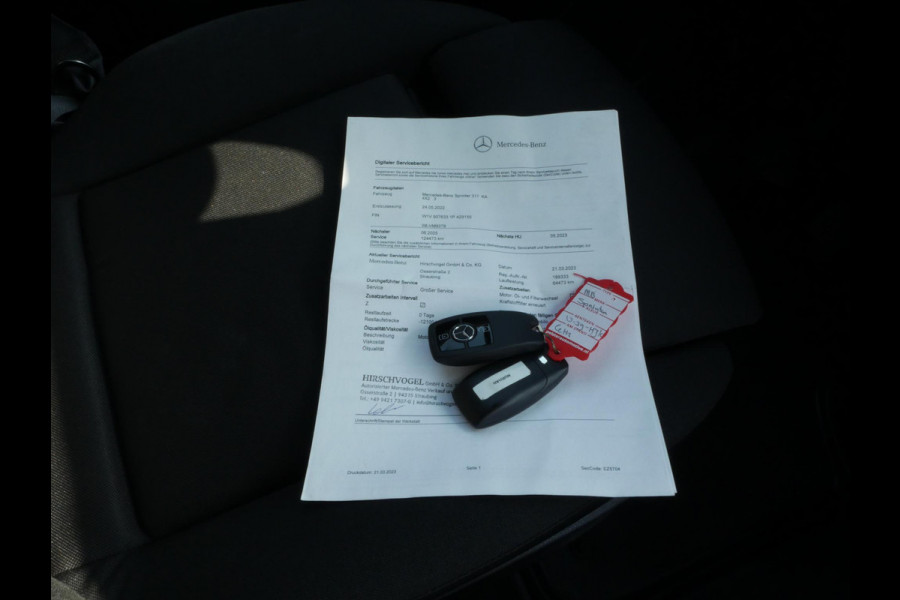 Mercedes-Benz Sprinter 317CDI 170PK L2H2 Airco Keurige staat.