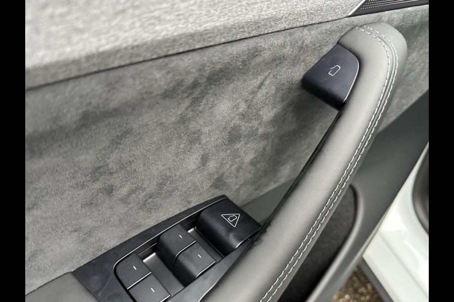 Tesla Model Y Premium Long Range AWD 75 kWh NIEUWE AUTO | AUTOPILOT| VOLLEDIGE TESLA GARANTIE T/M 12/2029 OF 80.000KM| DE HOOGVOLTACCU EN AANDRIJFLIJN TOT 2033 of 192.000KM |