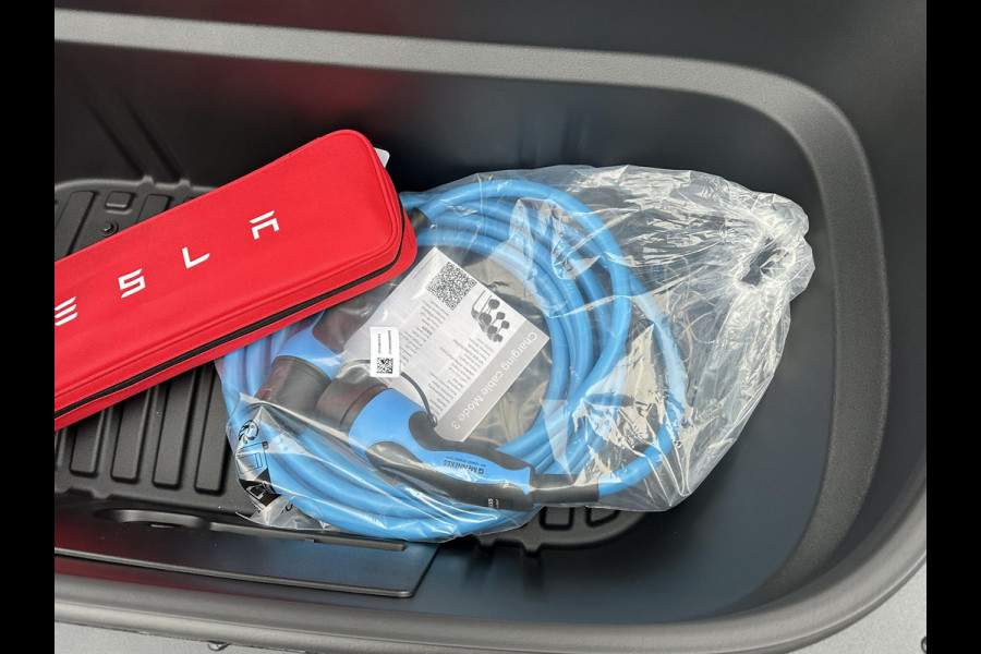 Tesla Model Y Premium Long Range AWD 75 kWh NIEUWE AUTO | AUTOPILOT| VOLLEDIGE TESLA GARANTIE T/M 12/2029 OF 80.000KM| DE HOOGVOLTACCU EN AANDRIJFLIJN TOT 2033 of 192.000KM |