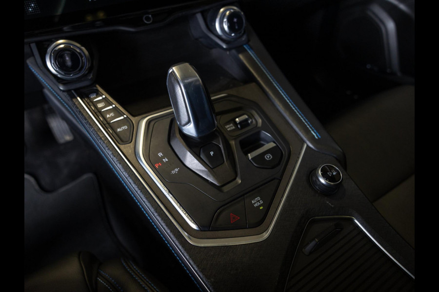 Lynk & Co 01 1.5 / 261pk / Leder / Blackstyle