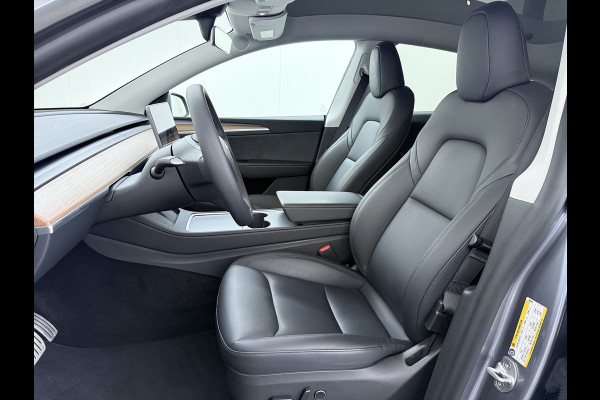 Tesla Model Y Performance 534pk 0-100 3,8 sec. Trekhaak AWD 78,1kWh Warmtepomp FSD-Comp.3 AutoPilot Carbon-Spoiler Elek.Achterklep AMD-Ryzen P Camera Navi LED ACC DAB Voorverwarmen interieur en Keyless via App One-Pedal-Drive Garantie op Accu 03-02-2031 maz. 192.000km max. 250Kw laadvermogen !