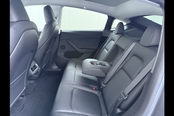 Tesla Model Y Performance 534pk 0-100 3,8 sec. Trekhaak AWD 78,1kWh Warmtepomp FSD-Comp.3 AutoPilot Carbon-Spoiler Elek.Achterklep AMD-Ryzen P Camera Navi LED ACC DAB Voorverwarmen interieur en Keyless via App One-Pedal-Drive Garantie op Accu 03-02-2031 maz. 192.000km max. 250Kw laadvermogen !