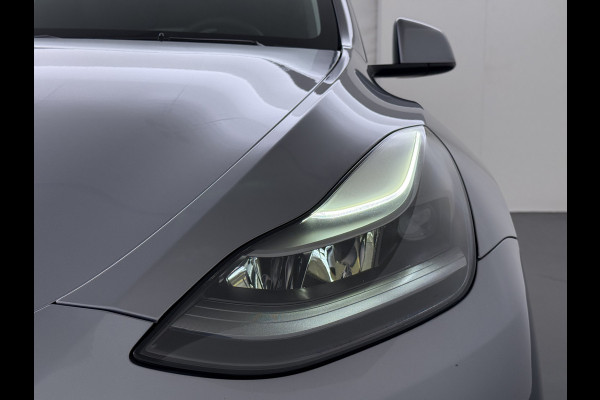 Tesla Model Y Performance 534pk 0-100 3,8 sec. Trekhaak AWD 78,1kWh Warmtepomp FSD-Comp.3 AutoPilot Carbon-Spoiler Elek.Achterklep AMD-Ryzen P Camera Navi LED ACC DAB Voorverwarmen interieur en Keyless via App One-Pedal-Drive Garantie op Accu 03-02-2031 maz. 192.000km max. 250Kw laadvermogen !