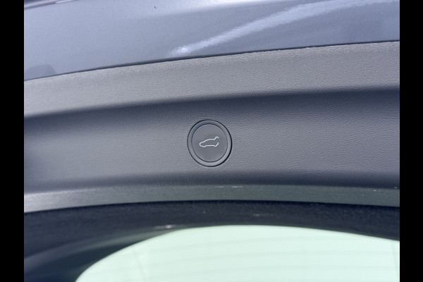 Tesla Model Y Performance 534pk 0-100 3,8 sec. Trekhaak AWD 78,1kWh Warmtepomp FSD-Comp.3 AutoPilot Carbon-Spoiler Elek.Achterklep AMD-Ryzen P Camera Navi LED ACC DAB Voorverwarmen interieur en Keyless via App One-Pedal-Drive Garantie op Accu 03-02-2031 maz. 192.000km max. 250Kw laadvermogen !