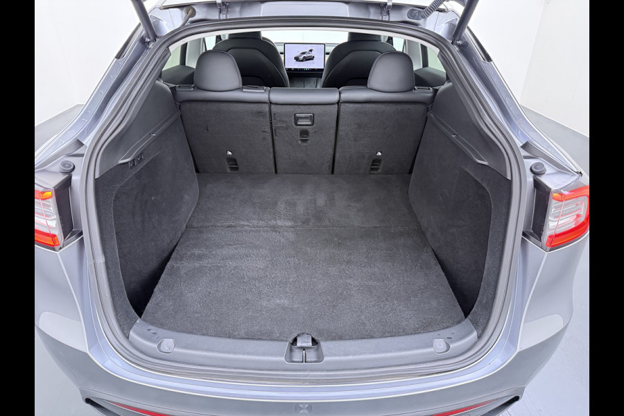 Tesla Model Y Performance 534pk 0-100 3,8 sec. Trekhaak AWD 78,1kWh Warmtepomp FSD-Comp.3 AutoPilot Carbon-Spoiler Elek.Achterklep AMD-Ryzen P Camera Navi LED ACC DAB Voorverwarmen interieur en Keyless via App One-Pedal-Drive Garantie op Accu 03-02-2031 maz. 192.000km max. 250Kw laadvermogen !