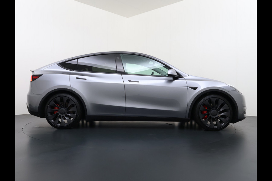 Tesla Model Y Performance 534pk 0-100 3,8 sec. Trekhaak AWD 78,1kWh Warmtepomp FSD-Comp.3 AutoPilot Carbon-Spoiler Elek.Achterklep AMD-Ryzen P Camera Navi LED ACC DAB Voorverwarmen interieur en Keyless via App One-Pedal-Drive Garantie op Accu 03-02-2031 maz. 192.000km max. 250Kw laadvermogen !