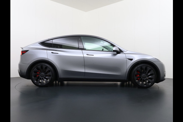 Tesla Model Y Performance 534pk 0-100 3,8 sec. Trekhaak AWD 78,1kWh Warmtepomp FSD-Comp.3 AutoPilot Carbon-Spoiler Elek.Achterklep AMD-Ryzen P Camera Navi LED ACC DAB Voorverwarmen interieur en Keyless via App One-Pedal-Drive Garantie op Accu 03-02-2031 maz. 192.000km max. 250Kw laadvermogen !