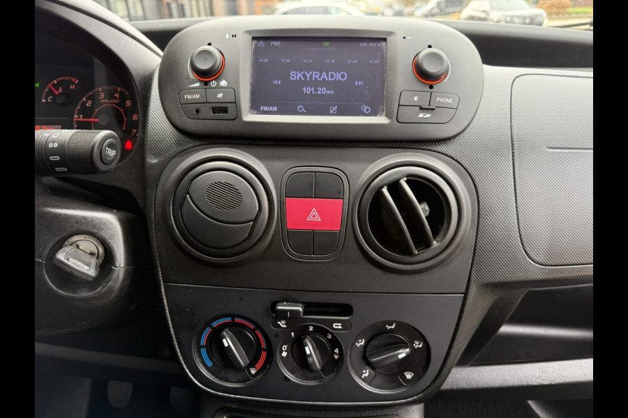 Fiat Fiorino 1.4 BENZINE / 78 PK / Airco / ALL-Season / Touchscreen met Bluetooth / PDC / 1e eigenaar /