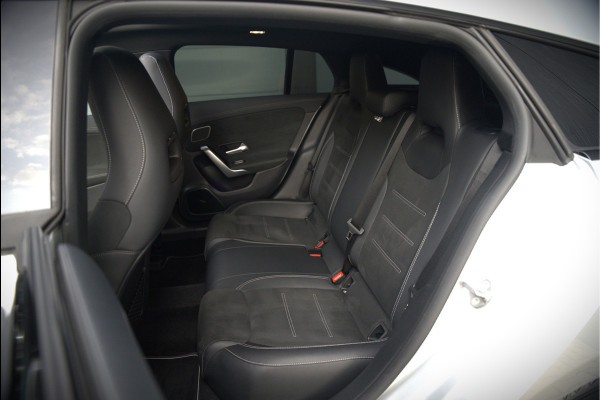 Mercedes-Benz CLA-Klasse Shooting Brake 250 e Edition | AMG Line | Panoramadak | Stoelverwarming | Camera | Keyless | Ambiance Verlichting | Cruise Control | Multibeam LED | BTW |