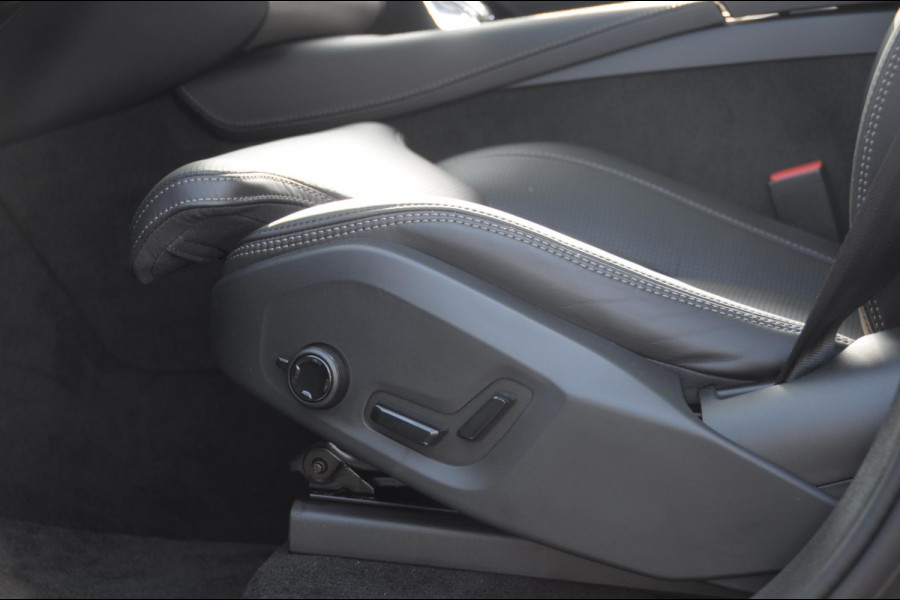 Volvo XC90 T8 455PK Recharge AWD Ultra Dark Long range / Luchtvering / Bowers & Wilkins/ Polestar Tuning / HEICO verlaging / Trekhaak / Head-up display / Stoelverwarming en ventilatie / Massagestoelen / Memory seats / Adaptive cruise control / 360 Camera /