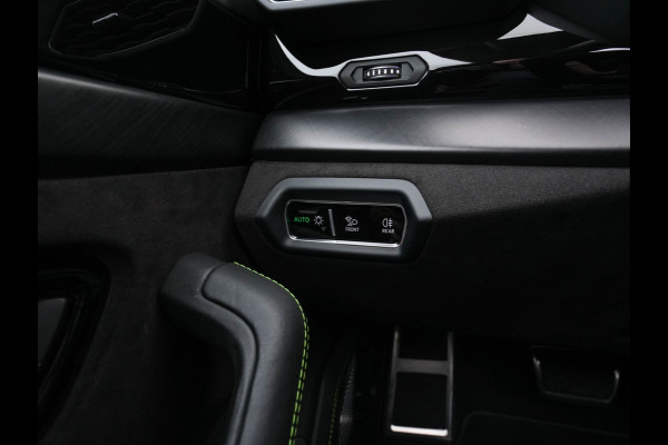 Lamborghini Urus 4.0 V8 Pearl Capsule (INCL-BTW) *CERAMIC-BRAKES | PANO | HEAD-UP | SOFT-CLOSE | LEATHER-ALCANTARA | FULL-LED | NIGHT-VISION | BANG&OLUFSEN | MEMORY-PACK | HEATED-SPORTSEATS | TOP-VIEW | ADAPTIVE-CRUISE | ...