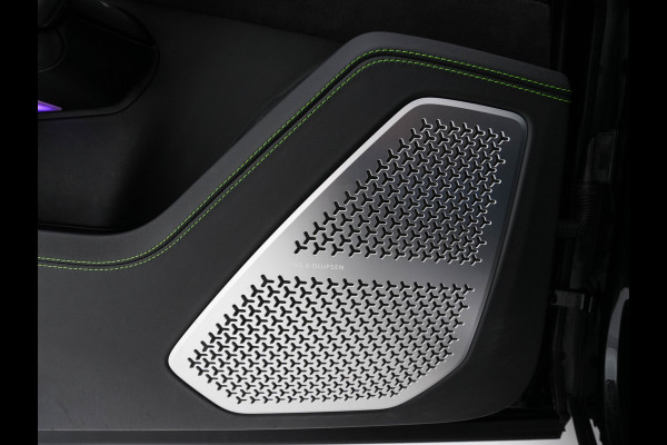 Lamborghini Urus 4.0 V8 Pearl Capsule (INCL-BTW) *CERAMIC-BRAKES | PANO | HEAD-UP | SOFT-CLOSE | LEATHER-ALCANTARA | FULL-LED | NIGHT-VISION | BANG&OLUFSEN | MEMORY-PACK | HEATED-SPORTSEATS | TOP-VIEW | ADAPTIVE-CRUISE | ...