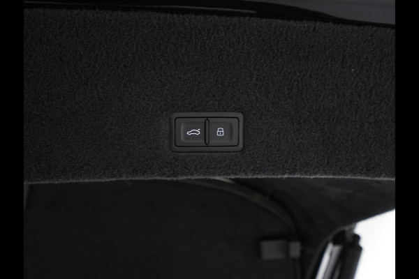 Lamborghini Urus 4.0 V8 Pearl Capsule (INCL-BTW) *CERAMIC-BRAKES | PANO | HEAD-UP | SOFT-CLOSE | LEATHER-ALCANTARA | FULL-LED | NIGHT-VISION | BANG&OLUFSEN | MEMORY-PACK | HEATED-SPORTSEATS | TOP-VIEW | ADAPTIVE-CRUISE | ...