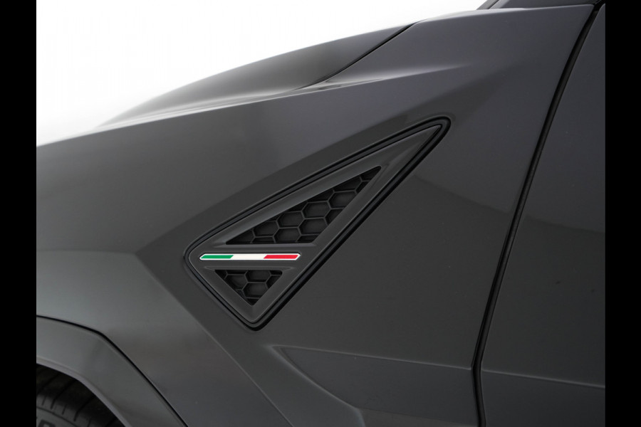 Lamborghini Urus 4.0 V8 Pearl Capsule (INCL-BTW) *CERAMIC-BRAKES | PANO | HEAD-UP | SOFT-CLOSE | LEATHER-ALCANTARA | FULL-LED | NIGHT-VISION | BANG&OLUFSEN | MEMORY-PACK | HEATED-SPORTSEATS | TOP-VIEW | ADAPTIVE-CRUISE | ...