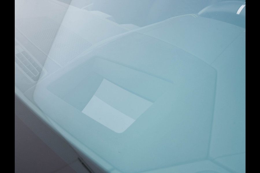 Lamborghini Urus 4.0 V8 Pearl Capsule (INCL-BTW) *CERAMIC-BRAKES | PANO | HEAD-UP | SOFT-CLOSE | LEATHER-ALCANTARA | FULL-LED | NIGHT-VISION | BANG&OLUFSEN | MEMORY-PACK | HEATED-SPORTSEATS | TOP-VIEW | ADAPTIVE-CRUISE | ...