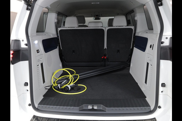 Volkswagen ID. Buzz Pro 77kWh 204PK | "Art Velours" bekleding | Elektrische trekhaak | Elektrische schuifdeuren | Matrix koplampen | Keyless entry | 360 graden camera |