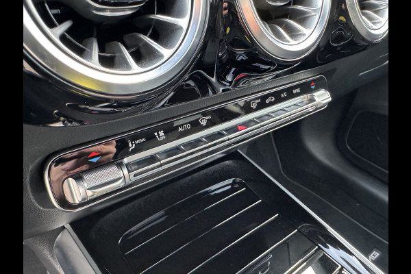 Mercedes-Benz GLA 180 Business Solution AMG Automaat/Panoramadak/LED/Keyless/Widescreen
